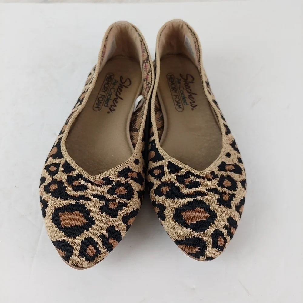 SKECHERS Women's Cleo Claw-Some Natural Leopard Print Slip-on‎ Ballet Flats 6.5.